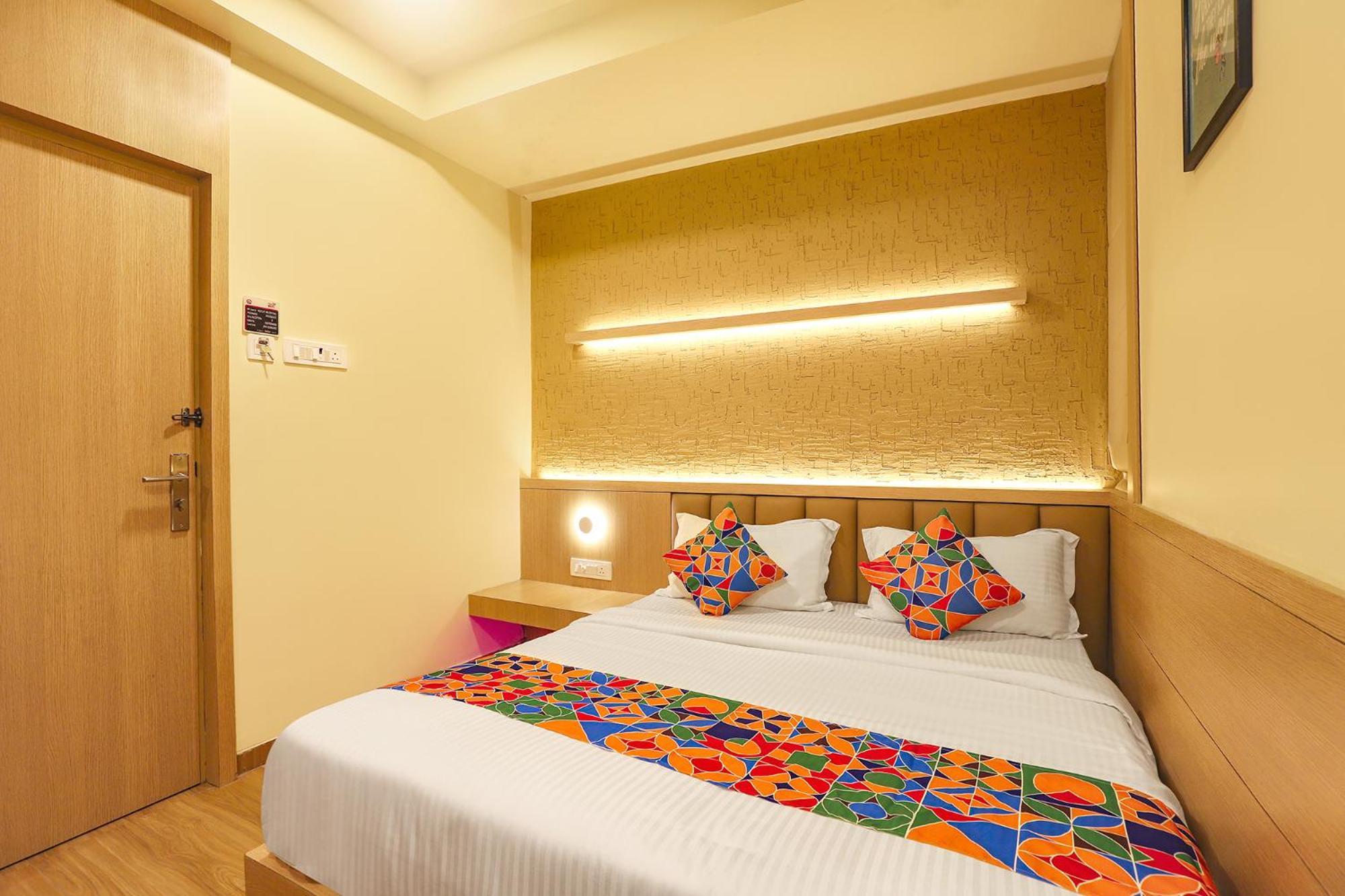 Fabhotel Nestlay Rooms High Court - Nr Parry'S Corner Ченнаи Экстерьер фото